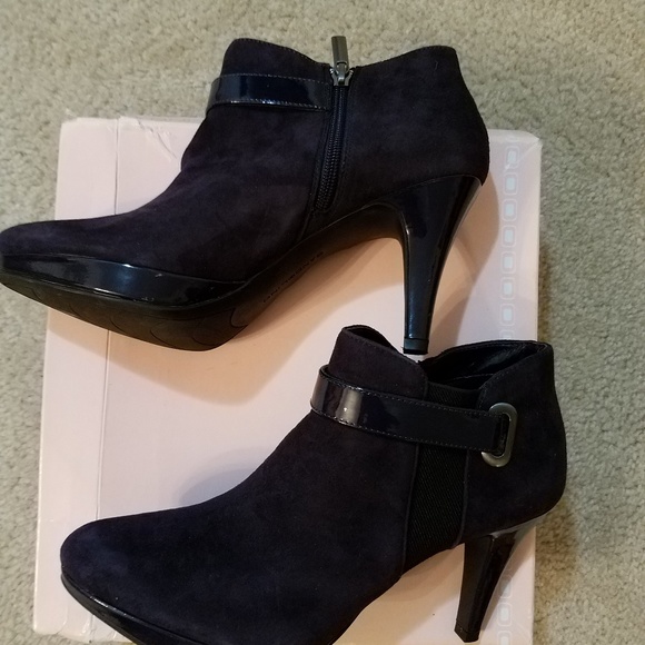 Boots - Picture 3 of 8